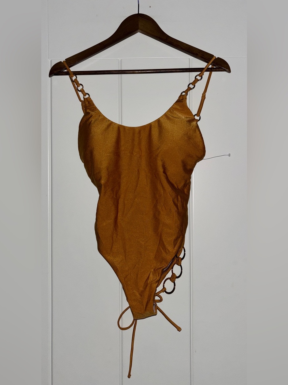 PQ Swim In Sand Dune Link Belt One Piece Swimsuit NEW‎ Women M Beach Resort Wear
